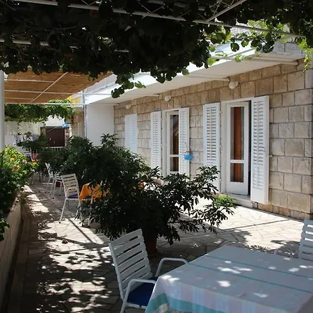 Bakara Πανσιόν